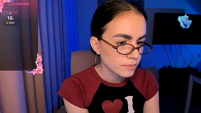 Snapshot of _selectrra chatting on 12/15/24, 03:20  selectrra online show from 12/15/24, 03:20