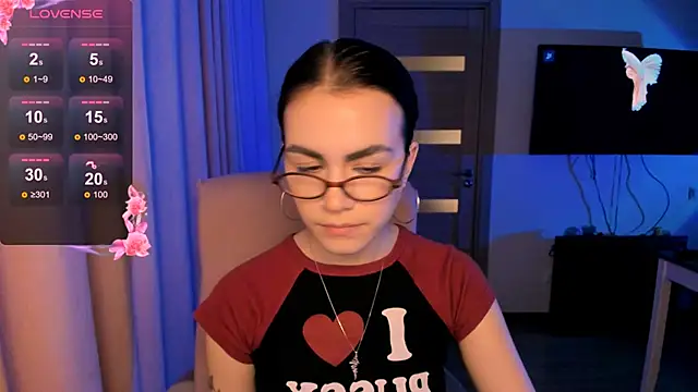 Snapshot of _selectrra chatting on 12/15/24, 06:26  selectrra online show from 12/15/24, 06:26