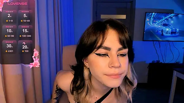 Snapshot of _selectrra chatting on 12/18/24, 06:57  selectrra online show from 12/18/24, 06:57