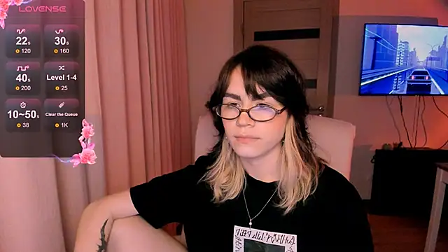 Snapshot of _selectrra chatting on 12/24/24, 06:17  selectrra online show from 12/24/24, 06:17