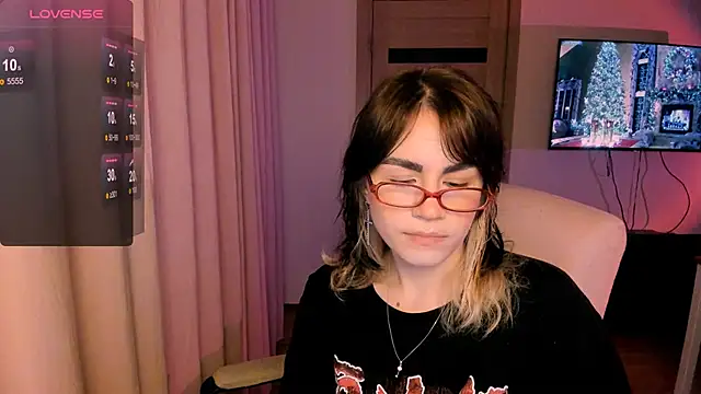 Snapshot of _selectrra chatting on 12/26/24, 02:37  selectrra online show from 12/26/24, 02:37