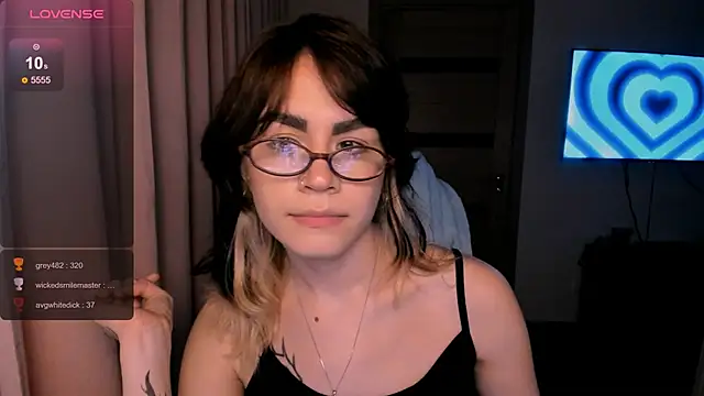 Snapshot of _selectrra chatting on 01/10/25, 02:13  selectrra online show from 01/10/25, 02:13