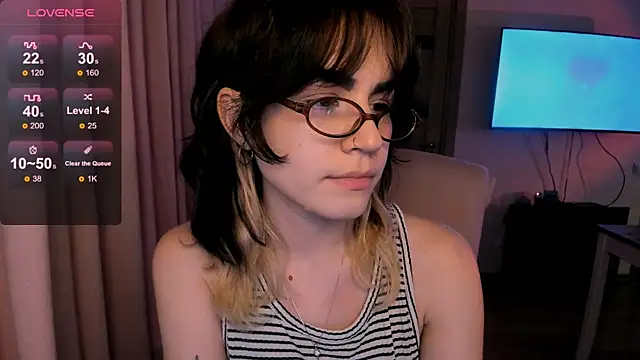 Snapshot of _selectrra chatting on 01/15/25, 02:13  selectrra online show from 01/15/25, 02:13