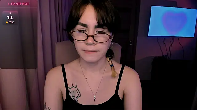 Snapshot of _selectrra chatting on 01/29/25, 02:10  selectrra online show from 01/29/25, 02:10