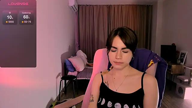 Snapshot of _selectrra chatting on 02/05/25, 04:14  selectrra online show from 02/05/25, 04:14