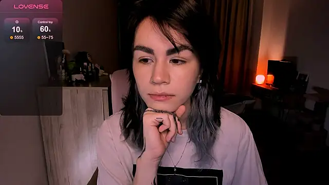 Snapshot of _selectrra chatting on 02/18/25, 11:55  selectrra online show from 02/18/25, 11:55