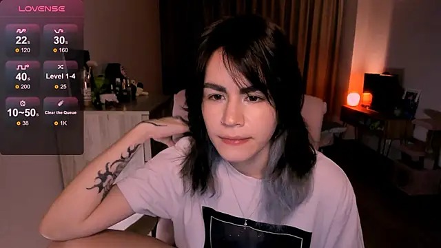 Snapshot of _selectrra chatting on 02/18/25, 02:59  selectrra online show from 02/18/25, 02:59