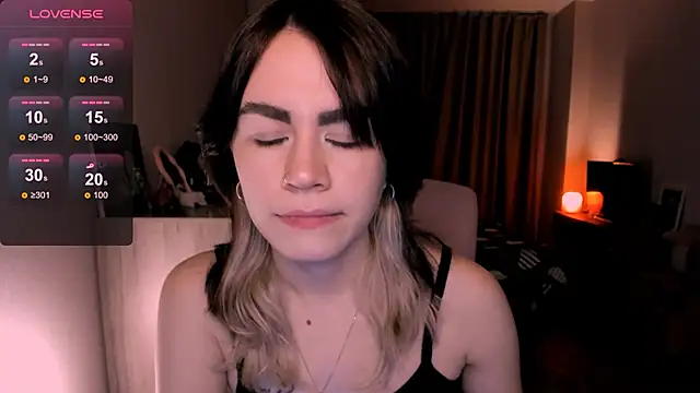 Snapshot of _selectrra chatting on 03/10/25, 11:42  selectrra online show from 03/10/25, 11:42