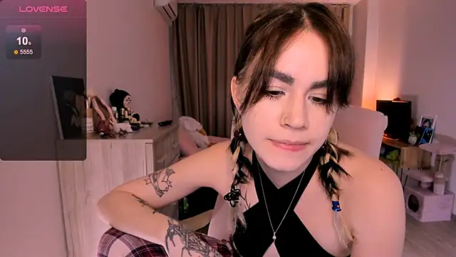 Snapshot of _selectrra chatting on 03/21/25, 03:24  selectrra online show from 03/21/25, 03:24