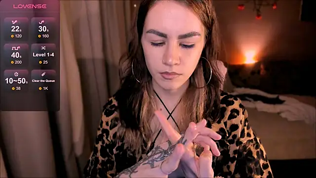 Snapshot of _selectrra chatting on 09/13/25, 09:14  selectrra online show from 09/13/25, 09:14