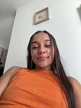 Snapshot of dominantandsubmissiveshow chatting on 12/27/24, 05:05 dominantandsubmissiveshow online show from 12/27/24, 05:05