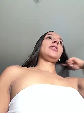 Snapshot of dominantandsubmissiveshow chatting on 01/03/25, 06:24 dominantandsubmissiveshow online show from 01/03/25, 06:24