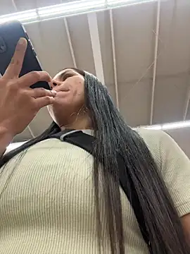 Snapshot of dominantandsubmissiveshow chatting on 10/14/25, 06:31 dominantandsubmissiveshow online show from 10/14/25, 06:31