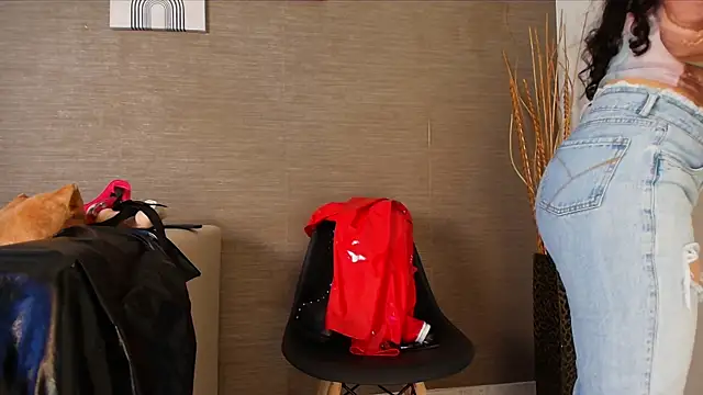 Snapshot of Sophie_LittleS chatting on 12/21/24, 12:49 Sophie LittleS online show from 12/21/24, 12:49