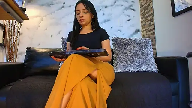 Snapshot of Sophie_LittleS chatting on 10/04/25, 12:47 Sophie LittleS online show from 10/04/25, 12:47