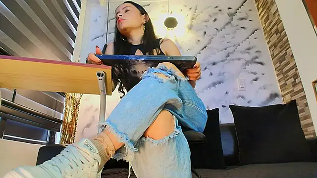 Sophie LittleS online show from 11/26/25, 12:50