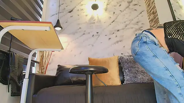 Sophie LittleS online show from 04/09/26, 12:21