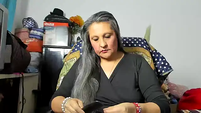 Snapshot of merlyna_goldens chatting on 05/16/26, 04:20 merlyna goldens online show from 05/16/26, 04:20