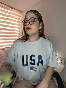 Snapshot of Zoe_olsen chatting on 04/18/26, 05:50 Zoe olsen online show from 04/18/26, 05:50