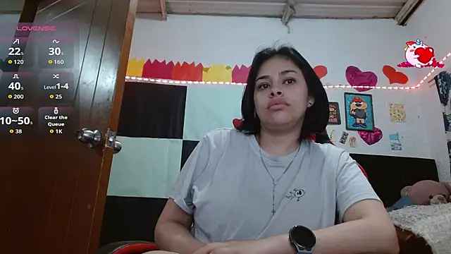 Snapshot of Saray_extrovert_ chatting on 12/03/25, 09:40 Saray extrovert online show from 12/03/25, 09:40