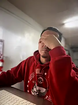 Snapshot of PeterGrandee chatting on 12/03/24, 08:28 PeterGrandee online show from 12/03/24, 08:28