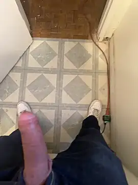 Snapshot of PeterGrandee chatting on 12/17/24, 10:22 PeterGrandee online show from 12/17/24, 10:22