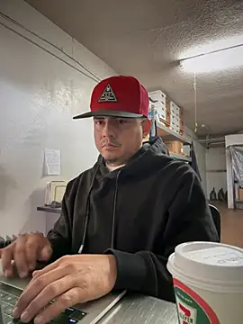 Snapshot of PeterGrandee chatting on 12/18/24, 04:39 PeterGrandee online show from 12/18/24, 04:39