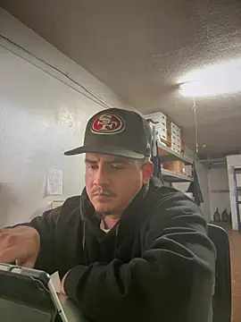 Snapshot of PeterGrandee chatting on 01/06/25, 09:00 PeterGrandee online show from 01/06/25, 09:00