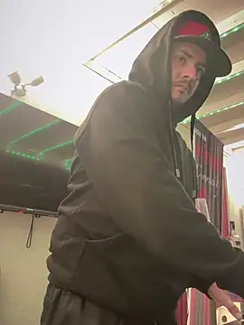 Snapshot of PeterGrandee chatting on 01/12/25, 02:03 PeterGrandee online show from 01/12/25, 02:03