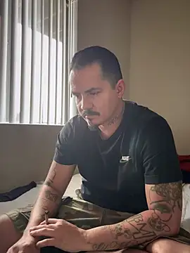 Snapshot of PeterGrandee chatting on 02/27/25, 11:04 PeterGrandee online show from 02/27/25, 11:04