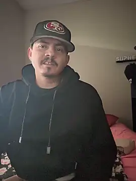 Snapshot of PeterGrandee chatting on 03/11/25, 09:37 PeterGrandee online show from 03/11/25, 09:37