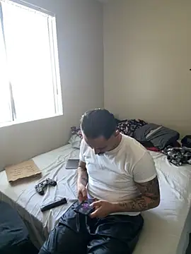 Snapshot of PeterGrandee chatting on 09/08/25, 09:36 PeterGrandee online show from 09/08/25, 09:36