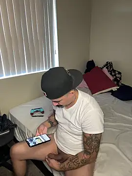 Snapshot of PeterGrandee chatting on 10/08/25, 09:45 PeterGrandee online show from 10/08/25, 09:45