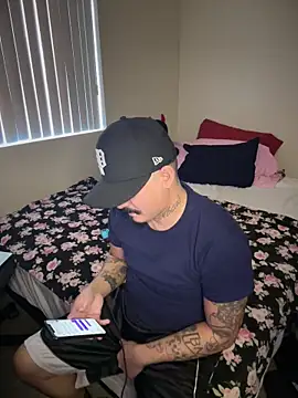 Snapshot of PeterGrandee chatting on 10/23/25, 06:28 PeterGrandee online show from 10/23/25, 06:28