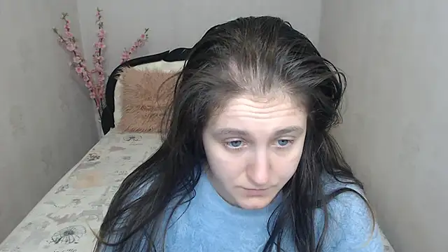 Snapshot of Holliy_Cooper chatting on 04/13/26, 06:41 Holliy Cooper online show from 04/13/26, 06:41