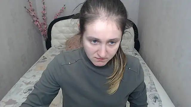 Snapshot of Holliy_Cooper chatting on 04/23/26, 08:13 Holliy Cooper online show from 04/23/26, 08:13