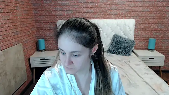 Snapshot of Holliy_Cooper chatting on 06/06/26, 07:24 Holliy Cooper online show from 06/06/26, 07:24