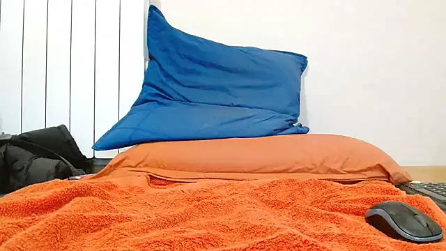 Snapshot of EXTREMSLAV chatting on 02/16/25, 10:54 EXTREMSLAV online show from 02/16/25, 10:54