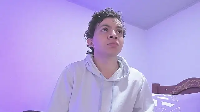 Snapshot of Lucaas_King chatting on 01/22/25, 01:53 Lucaas King online show from 01/22/25, 01:53