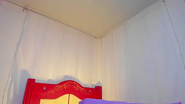 Snapshot of Lucaas_King chatting on 09/19/25, 10:05 Lucaas King online show from 09/19/25, 10:05