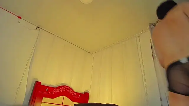 Snapshot of Lucaas_King chatting on 09/27/25, 10:15 Lucaas King online show from 09/27/25, 10:15