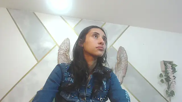 RoxanaCyrano  online show from 12/10/24, 07:00