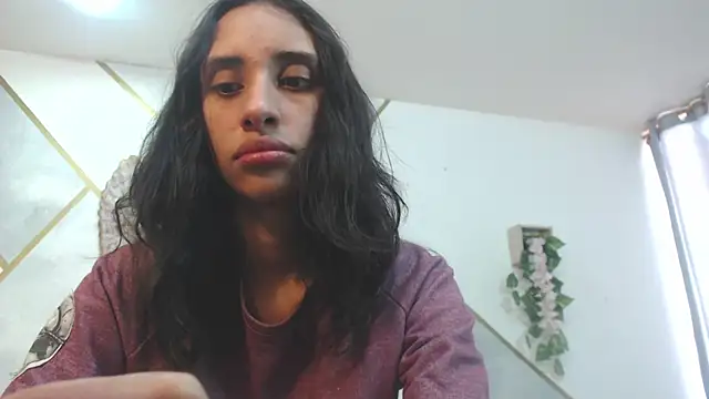 RoxanaCyrano  online show from 02/17/25, 06:26