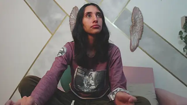 Snapshot of RoxanaCyrano_ chatting on 02/21/25, 07:10 RoxanaCyrano online show from 02/21/25, 07:10