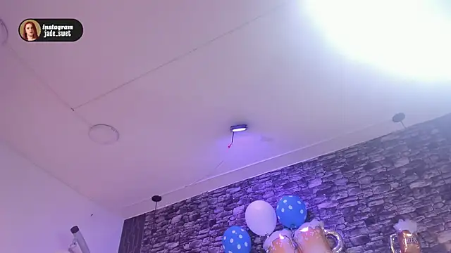 Snapshot of jade_swet chatting on 10/12/25, 09:30 jade swet online show from 10/12/25, 09:30