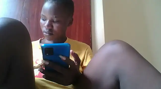 Snapshot of prettychic5 chatting on 12/19/24, 07:18 prettychic5 online show from 12/19/24, 07:18