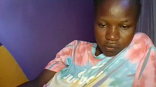 Snapshot of prettychic5 chatting on 02/20/25, 08:17 prettychic5 online show from 02/20/25, 08:17