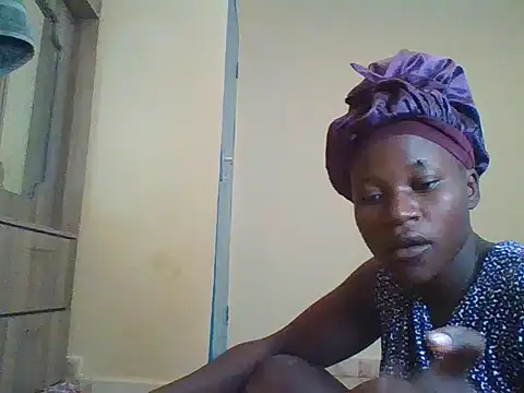 Snapshot of prettychic5 chatting on 11/02/25, 08:06 prettychic5 online show from 11/02/25, 08:06