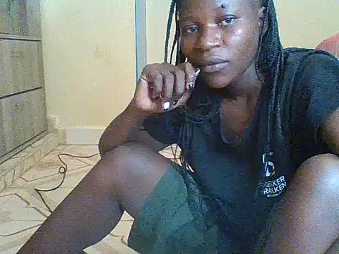 Snapshot of prettychic5 chatting on 11/12/25, 08:15 prettychic5 online show from 11/12/25, 08:15