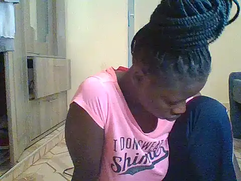 Snapshot of prettychic5 chatting on 11/13/25, 08:35 prettychic5 online show from 11/13/25, 08:35